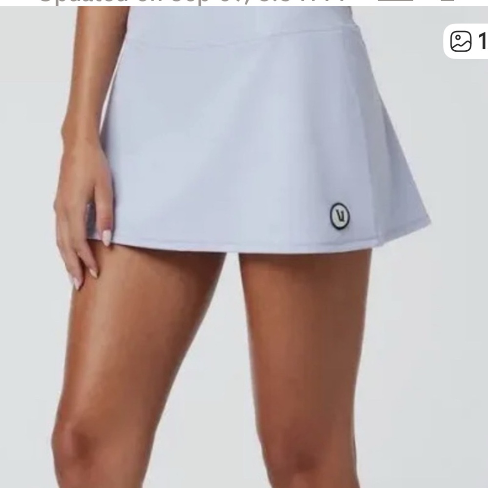 Vuori XL volley skirt. White
